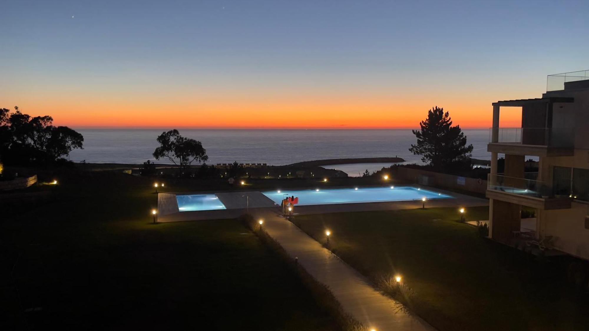Mar A Vista - Condominium With Pool, Gym And Sea Views Nazaré Exterior photo