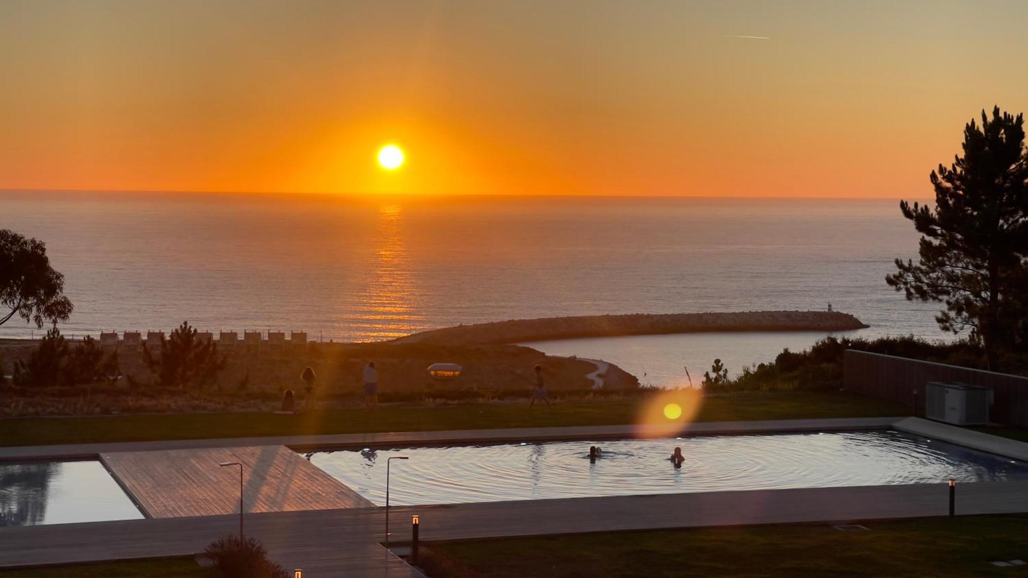 Mar A Vista - Condominium With Pool, Gym And Sea Views Nazaré Exterior photo