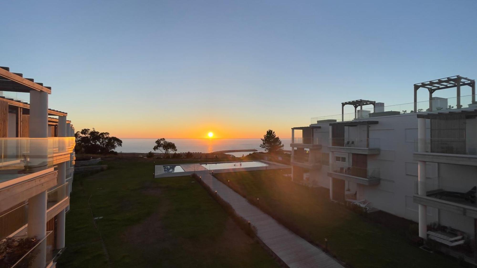 Mar A Vista - Condominium With Pool, Gym And Sea Views Nazaré Exterior photo