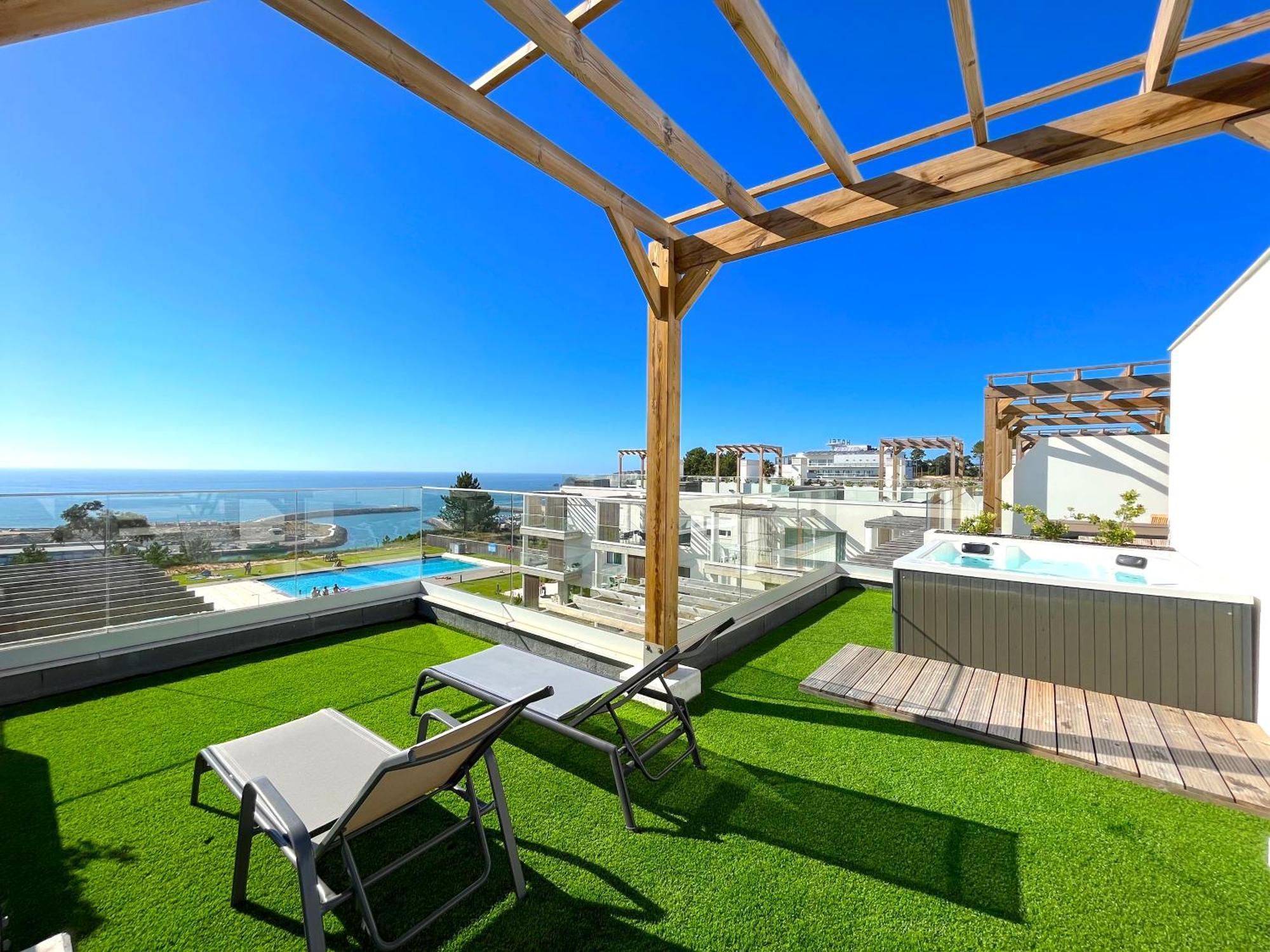 Mar A Vista - Condominium With Pool, Gym And Sea Views Nazaré Room photo