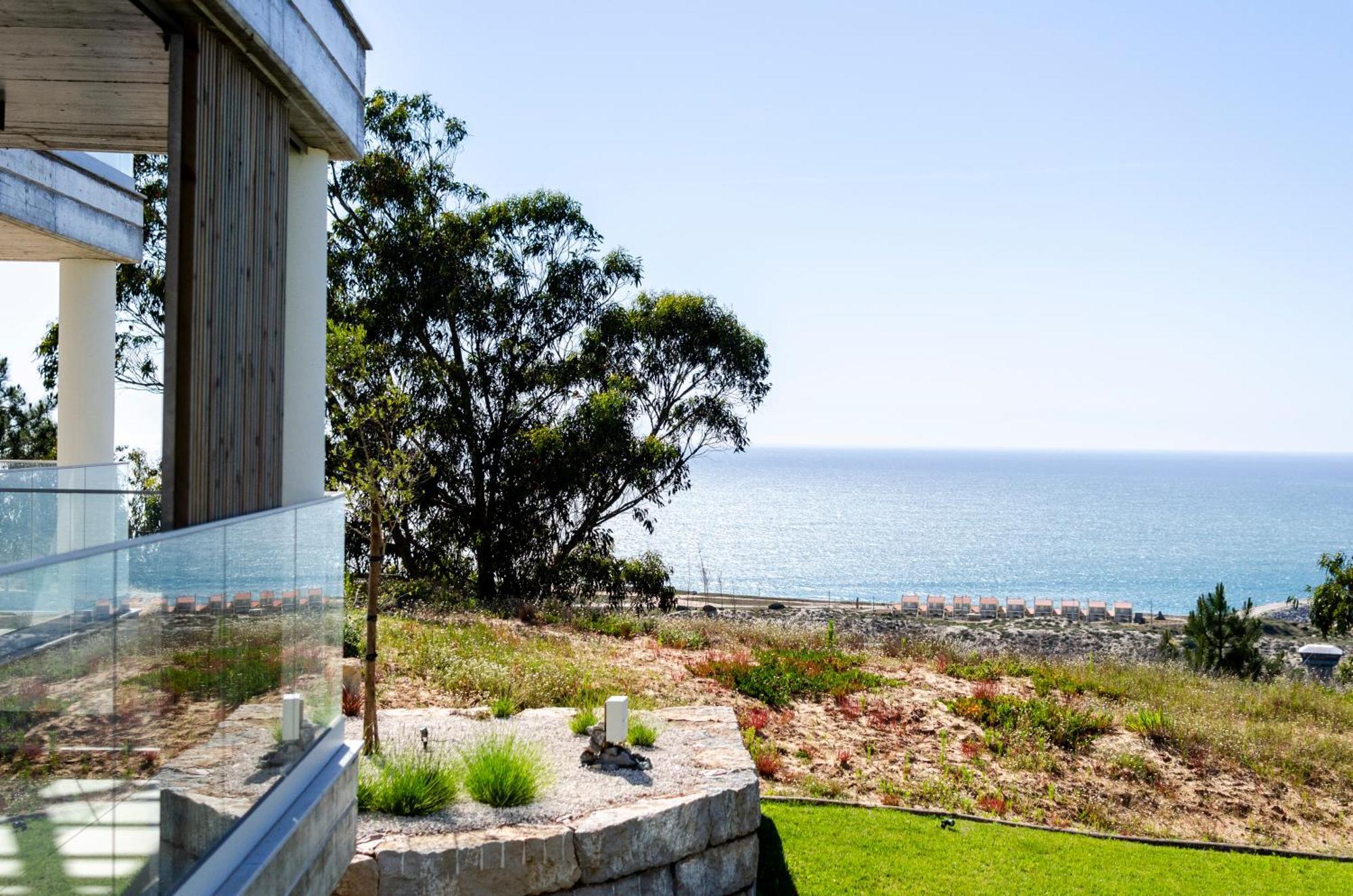 Mar A Vista - Condominium With Pool, Gym And Sea Views Nazaré Room photo