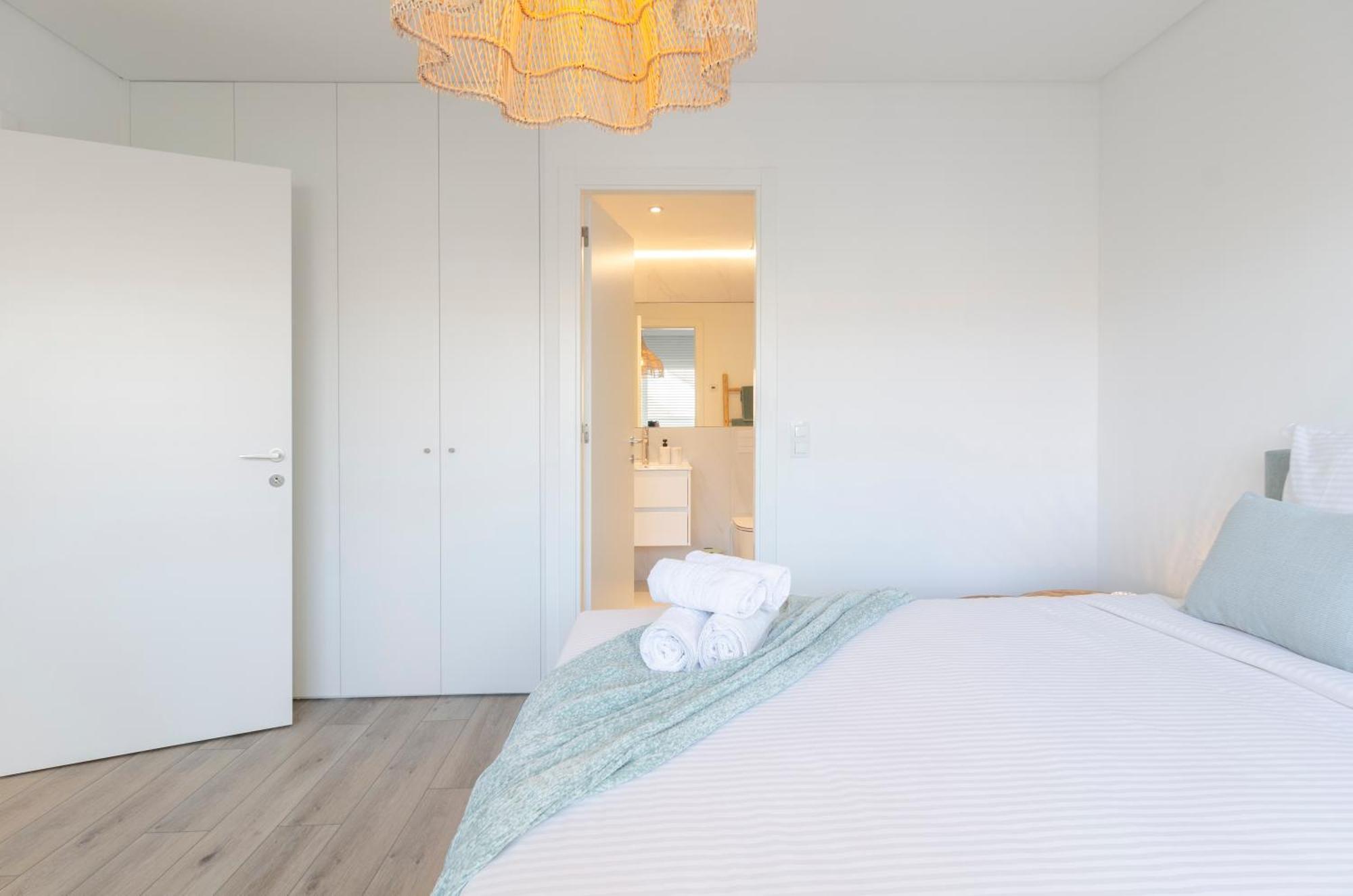 Mar A Vista - Condominium With Pool, Gym And Sea Views Nazaré Room photo