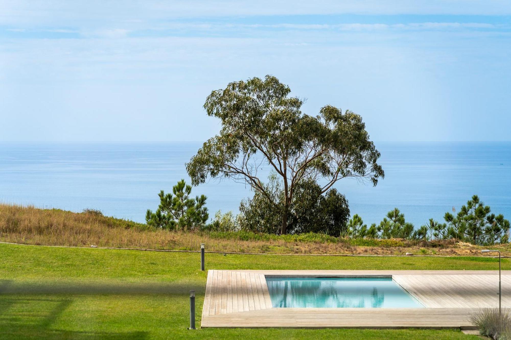 Mar A Vista - Condominium With Pool, Gym And Sea Views Nazaré Exterior photo