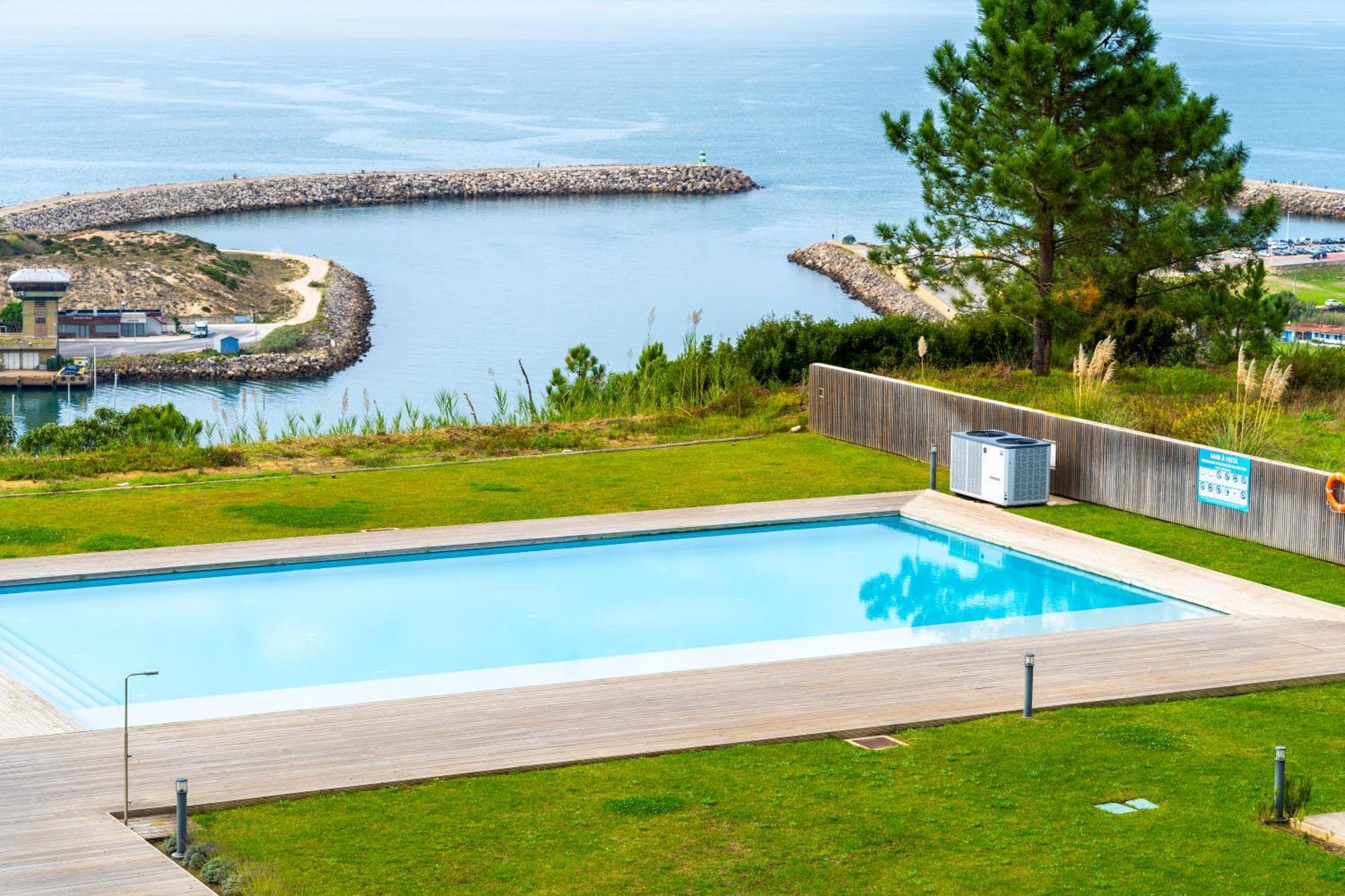 Mar A Vista - Condominium With Pool, Gym And Sea Views Nazaré Room photo