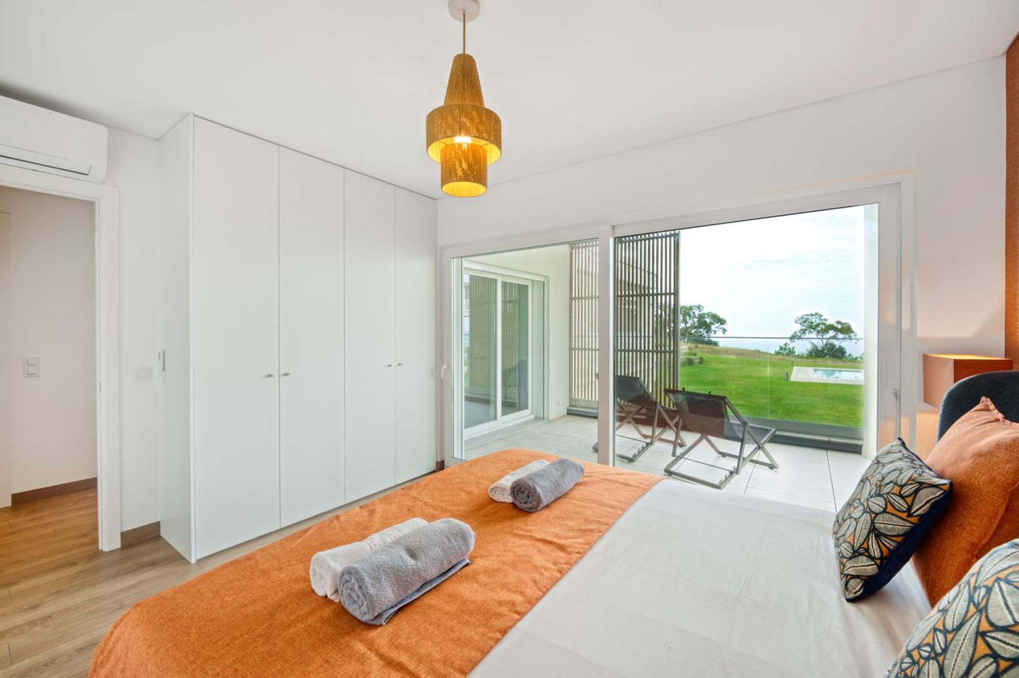 Mar A Vista - Condominium With Pool, Gym And Sea Views Nazaré Room photo