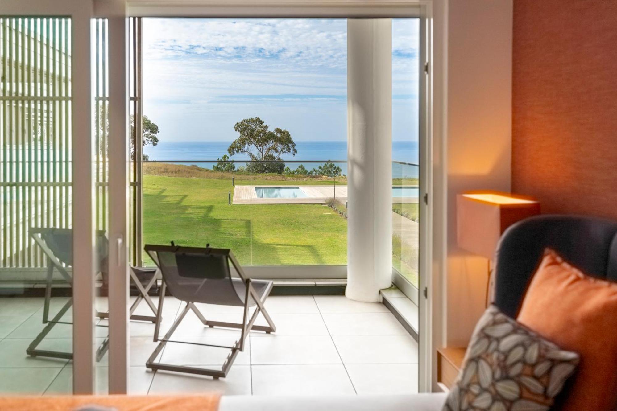 Mar A Vista - Condominium With Pool, Gym And Sea Views Nazaré Exterior photo